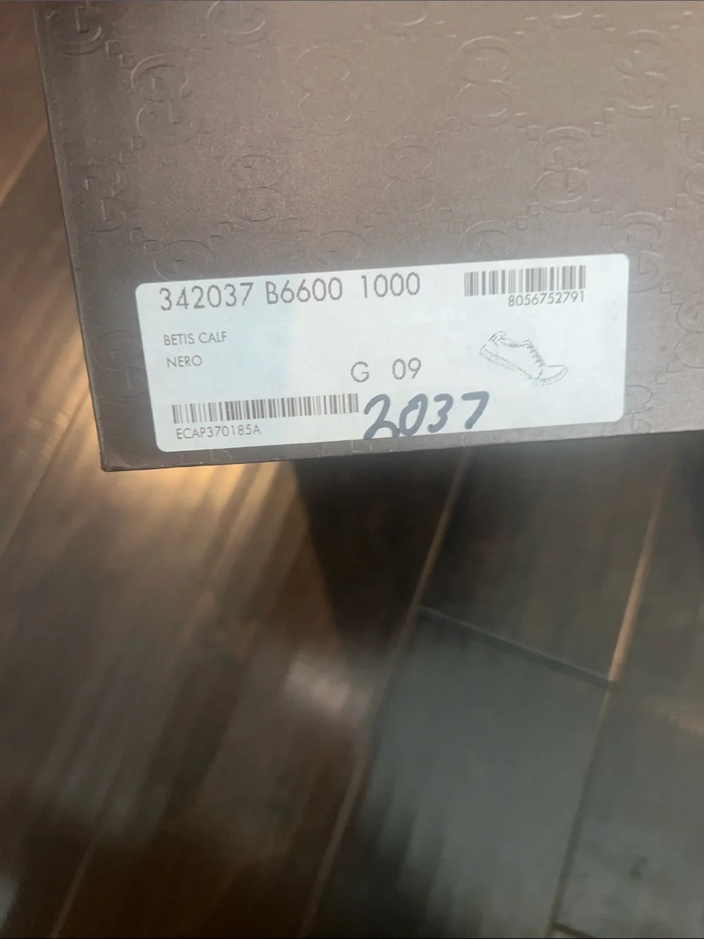 Authentic Gucci Black Leather Low-Top Sneakers with White Sole